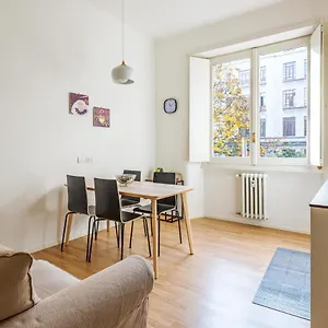 Apartamento Spacious & Comfortable In Duomo By Easylife, Milán