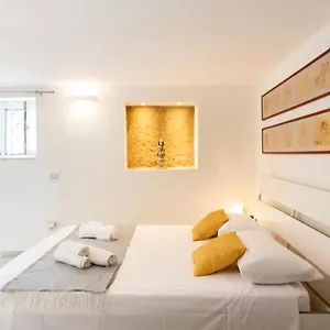 castle-loft-appartamento-napoli.hotels-amalfi.com/